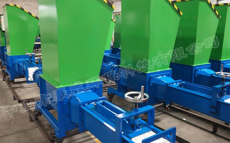 上海客戶訂購(gòu)40臺(tái)小型EPS泡沫壓實(shí)機(jī)