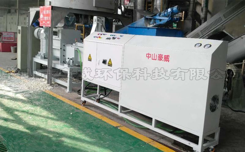 CU360聚氨酯壓實機應用生產(chǎn)線 CU360聚氨酯壓實機應用生產(chǎn)線