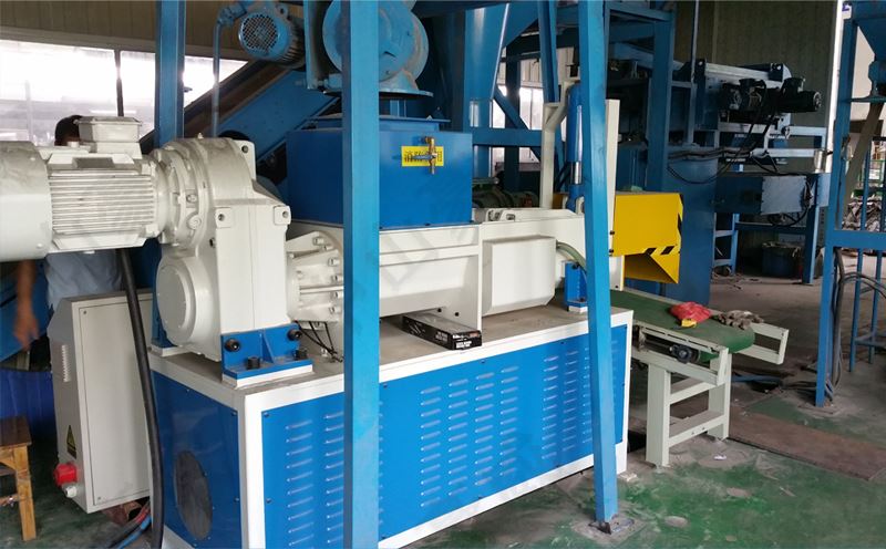 湖南聚氨酯泡沫壓實(shí)機(jī)應(yīng)用生產(chǎn)線2 湖南聚氨酯泡沫壓實(shí)機(jī)應(yīng)用生產(chǎn)線2